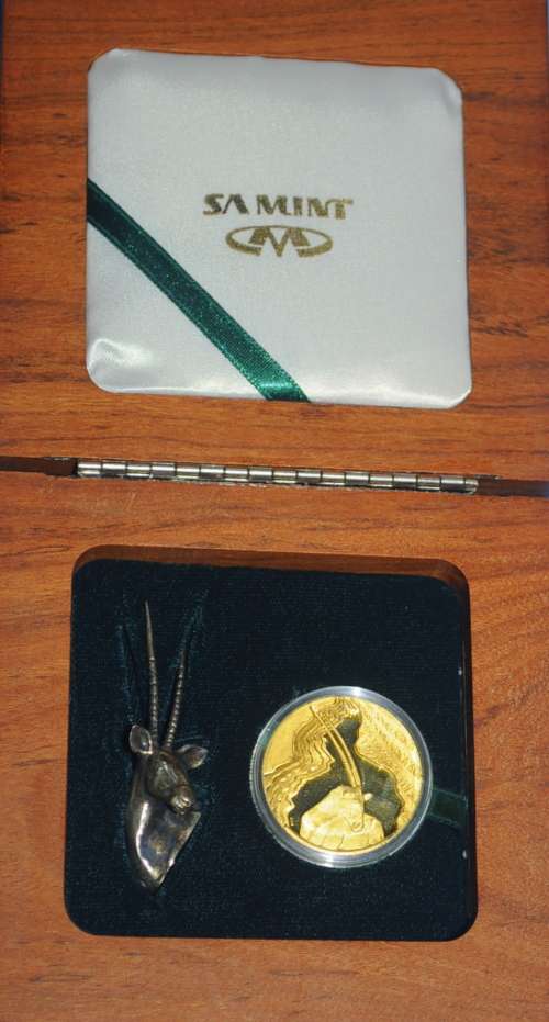 Gold Proof Natura 1oz - Oryx Launch CW Mintmark With Silver Figurine - Mintage 491