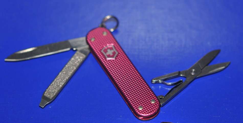 Victorinox Swiss Army Classic SD Pocket Knife-Pink