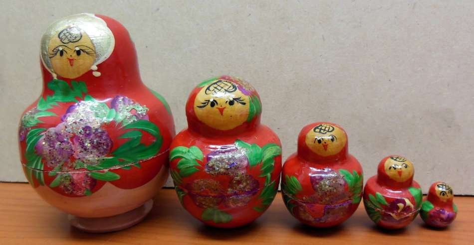 *CRAZY R1 START* 5 piece Nesting/Matryoshka Doll