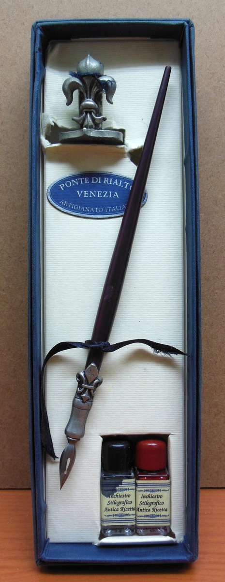 *CRAZY R1 START* Vintage 'fleur de lis' style fountain pen with holder and ink