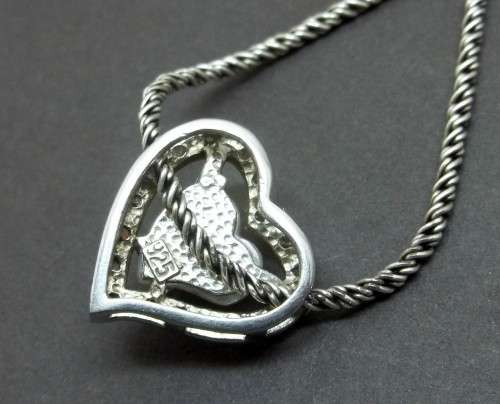 *CRAZY R1 START* Sterling Silver Heart Shaped pendent with stone