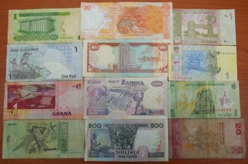 *CRAZY R1 START* Lot of 12 International bank notes - bid per note