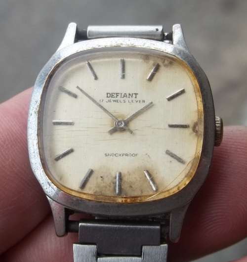 *CRAZY R1 START* Vintage DEFIANT 17 Jewels manual wind lady`s watch - For resoration/spares