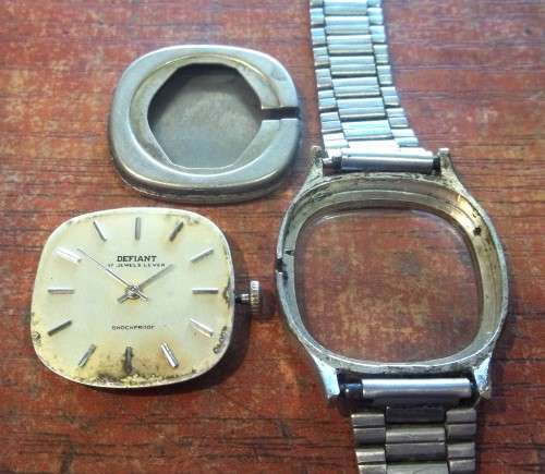 *CRAZY R1 START* Vintage DEFIANT 17 Jewels manual wind lady`s watch - For resoration/spares