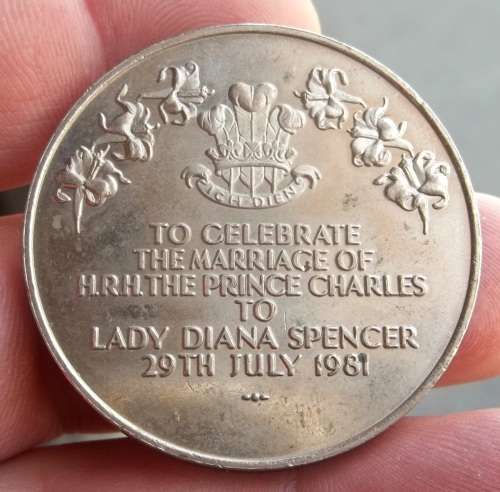*CRAZY R1 START* 1981 Royal Marriage medallion