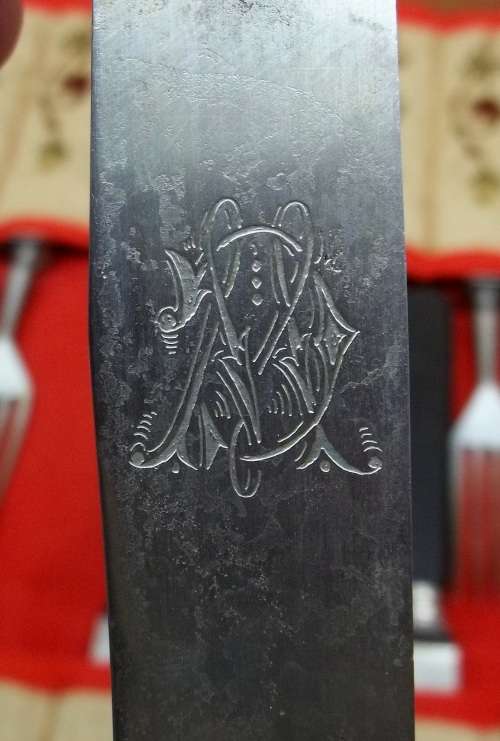 *CRAZY R1 START* Vintage fork & knife set in embroidered bag - 12 pairs