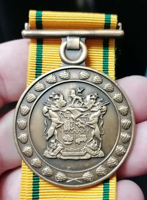 *CRAZY R1 START* SA Prison Services 10yrs `For Faithful Service` medal