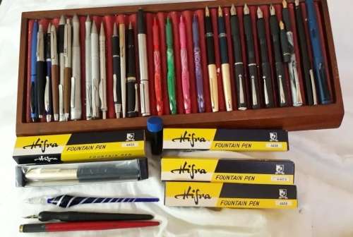 *CRAZY R1 START* Massive lot of collectible Fountain & Ball-Point pens with pen tray