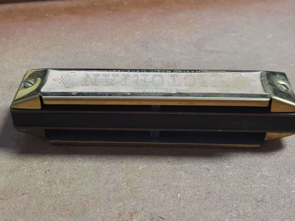 **R1 Auction**  Clarke Victorian Harmonica
