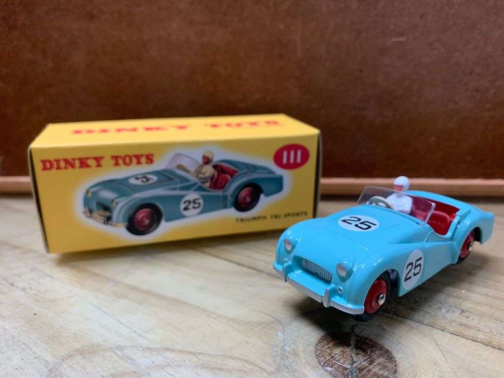 DINKY TOYS Triumph TR2 Sports-China