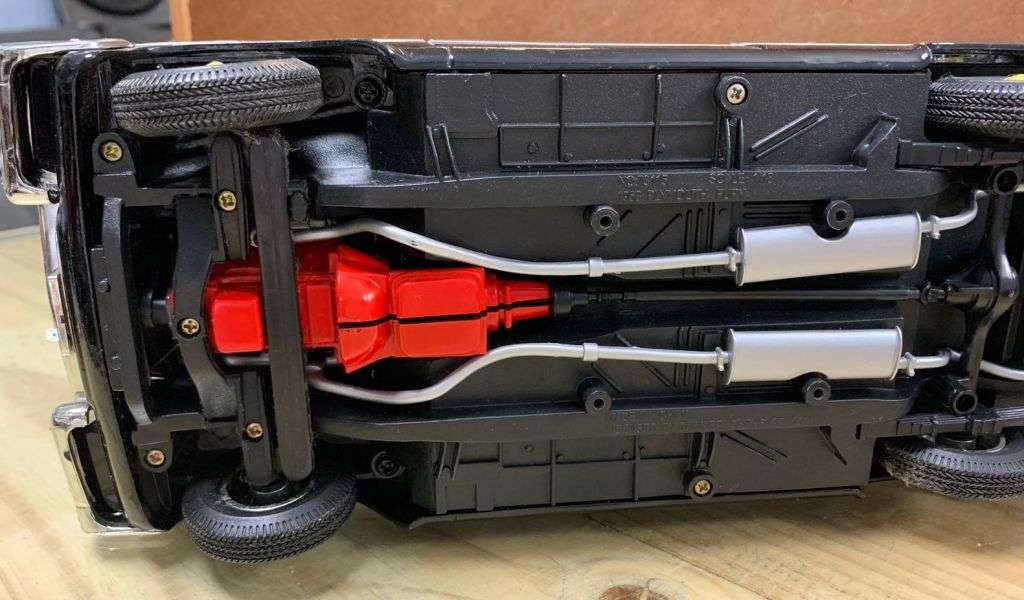 Motormax USA 1:18 1958 Plymouth Fury Diecast Model