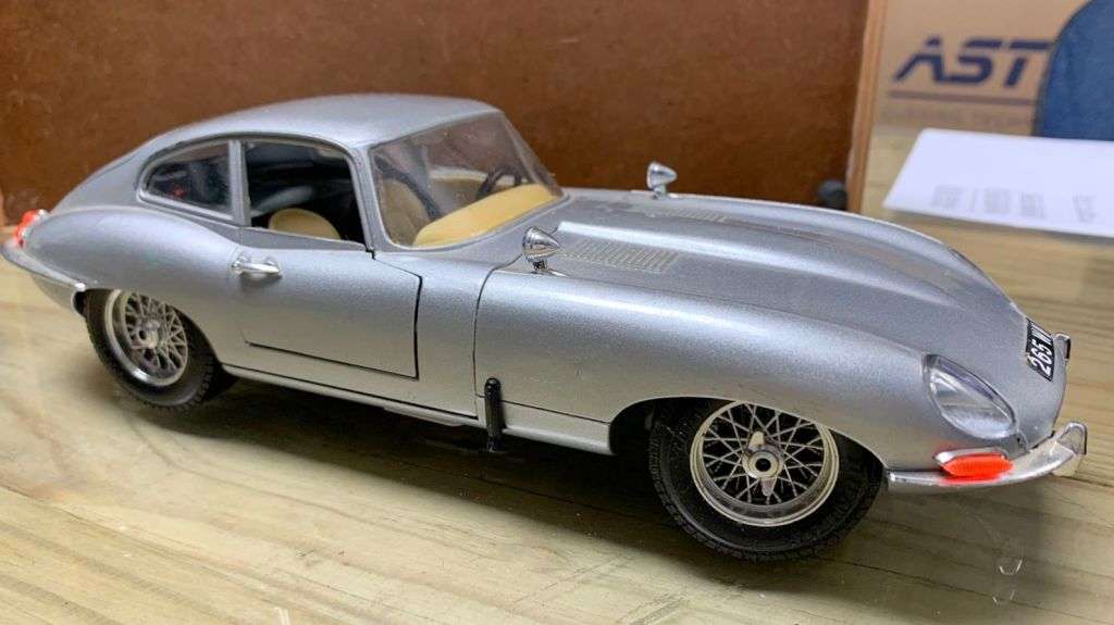 Jaguar `E` Coupe (1961) - Silver