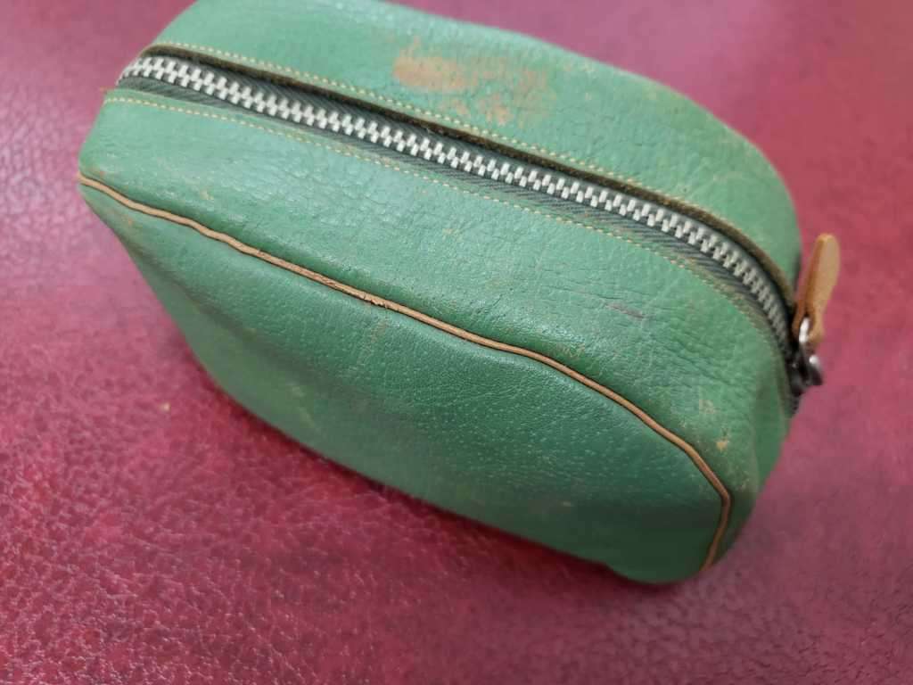 **R1 Auction**  VINTAGE SMOOTHIE PORTABLE SAD IRON BY LUCAS HOLDER COVENTRY 1948