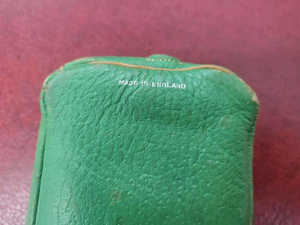 **R1 Auction**  VINTAGE SMOOTHIE PORTABLE SAD IRON BY LUCAS HOLDER COVENTRY 1948