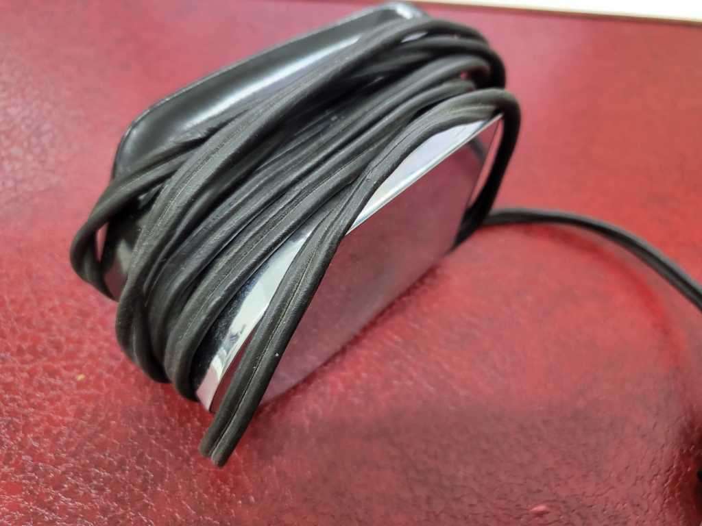 **R1 Auction**  VINTAGE SMOOTHIE PORTABLE SAD IRON BY LUCAS HOLDER COVENTRY 1948