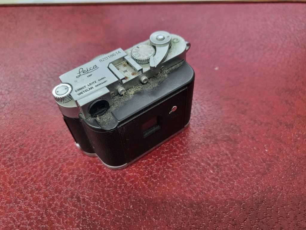 **R1 Auction**  Minox Digital Camera
