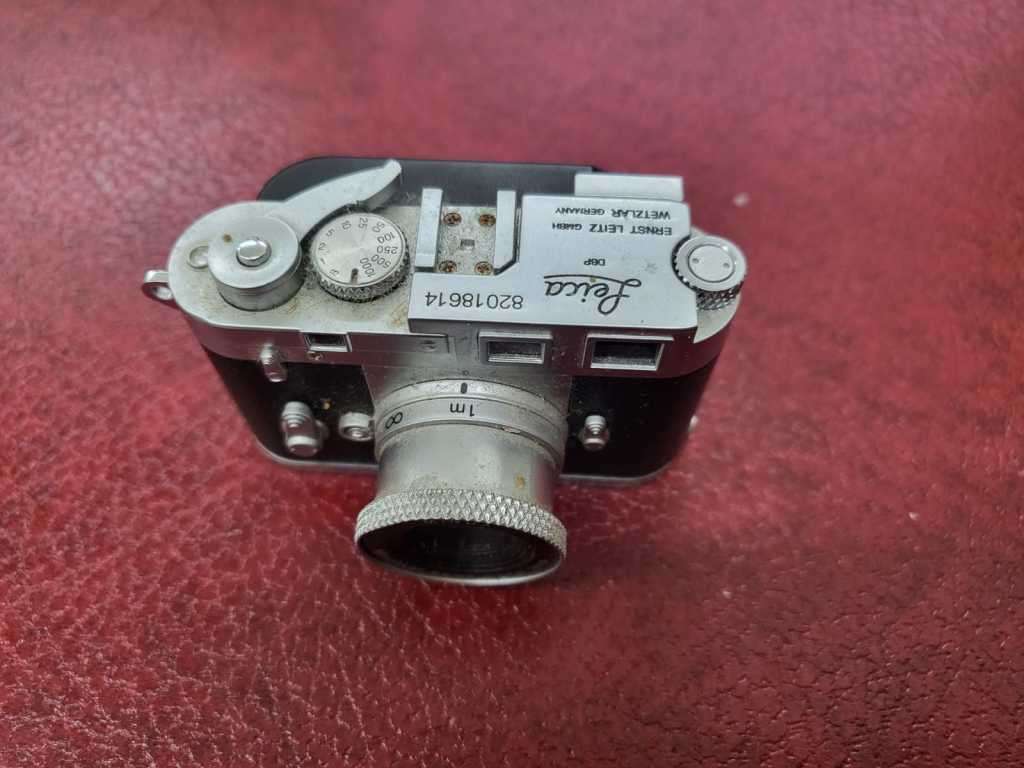 **R1 Auction**  Minox Digital Camera