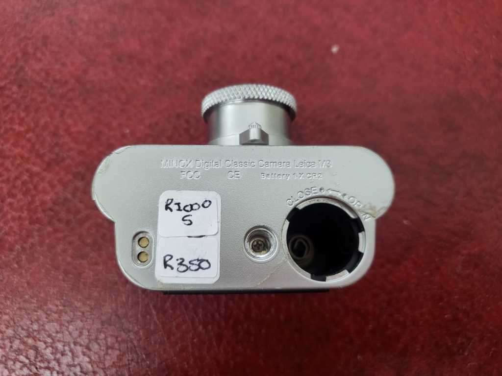 **R1 Auction**  Minox Digital Camera