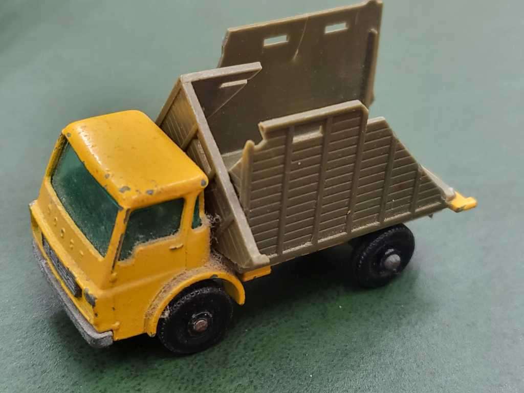 *R1 Auction* Lesney Matchbox no 63 `Foamite` Crash Tender &no 37 Cattle Truck