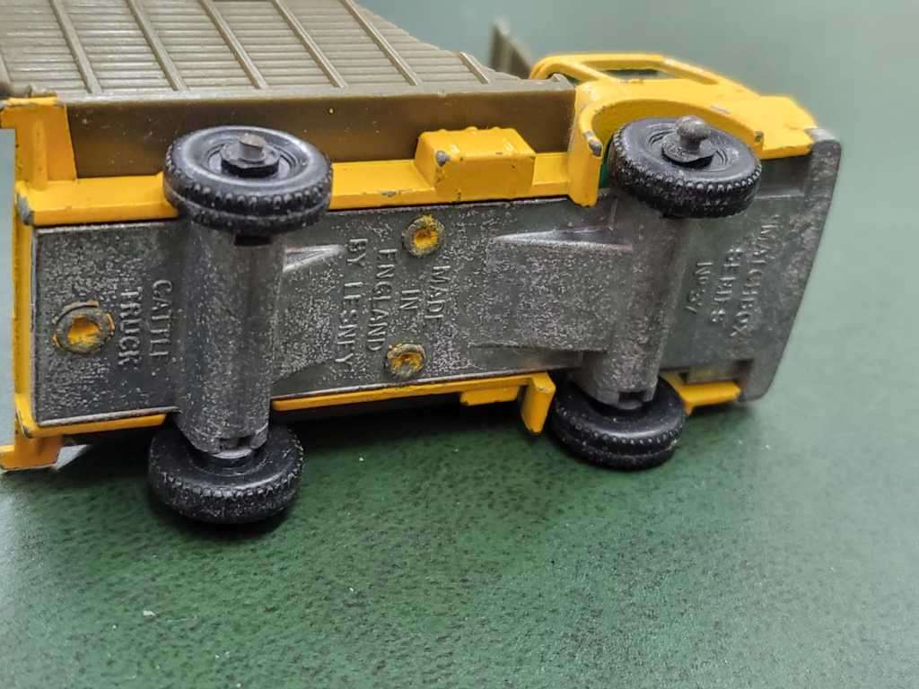 *R1 Auction* Lesney Matchbox no 63 `Foamite` Crash Tender &no 37 Cattle Truck