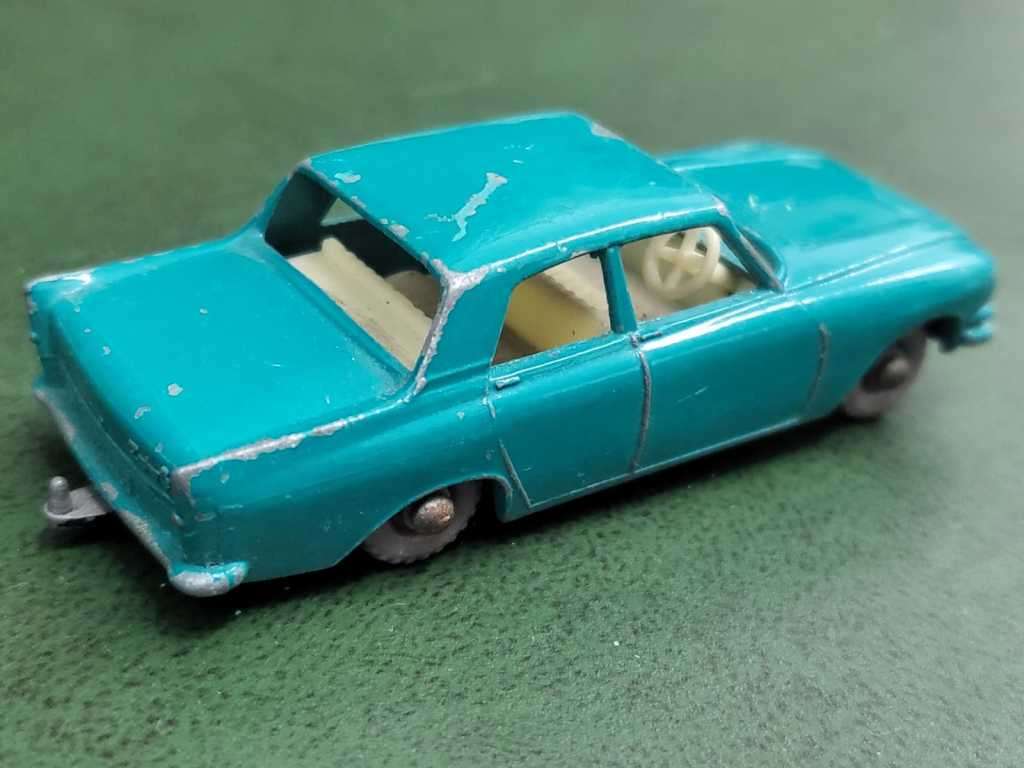 *R1 Auction* Lesney no 33 Ford Zephyr 6