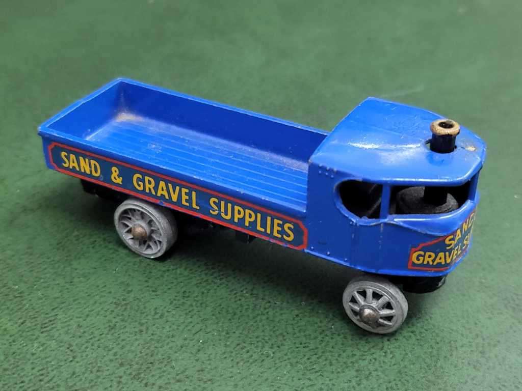 *R1 Auction* Lesney no 4 Sand and Gravel Supplies Truck &no 8 Caterpillar  Tractor