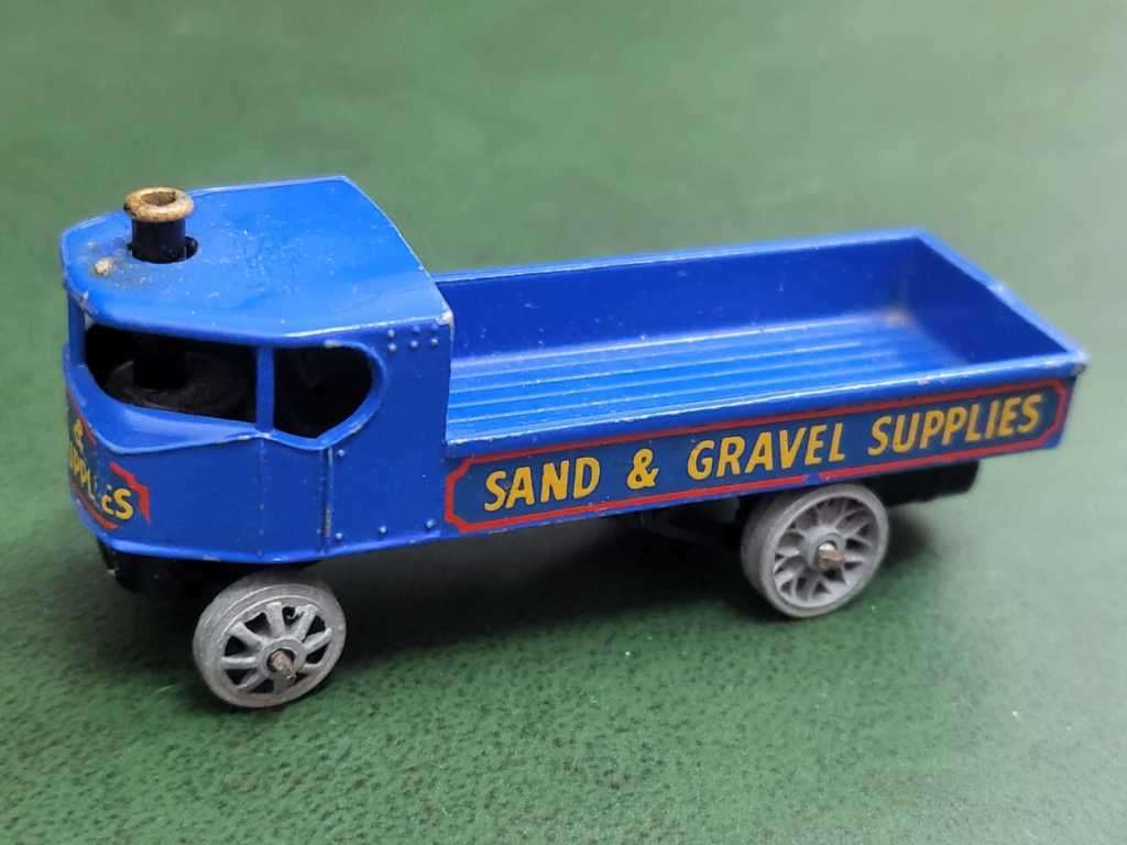 *R1 Auction* Lesney no 4 Sand and Gravel Supplies Truck &no 8 Caterpillar  Tractor