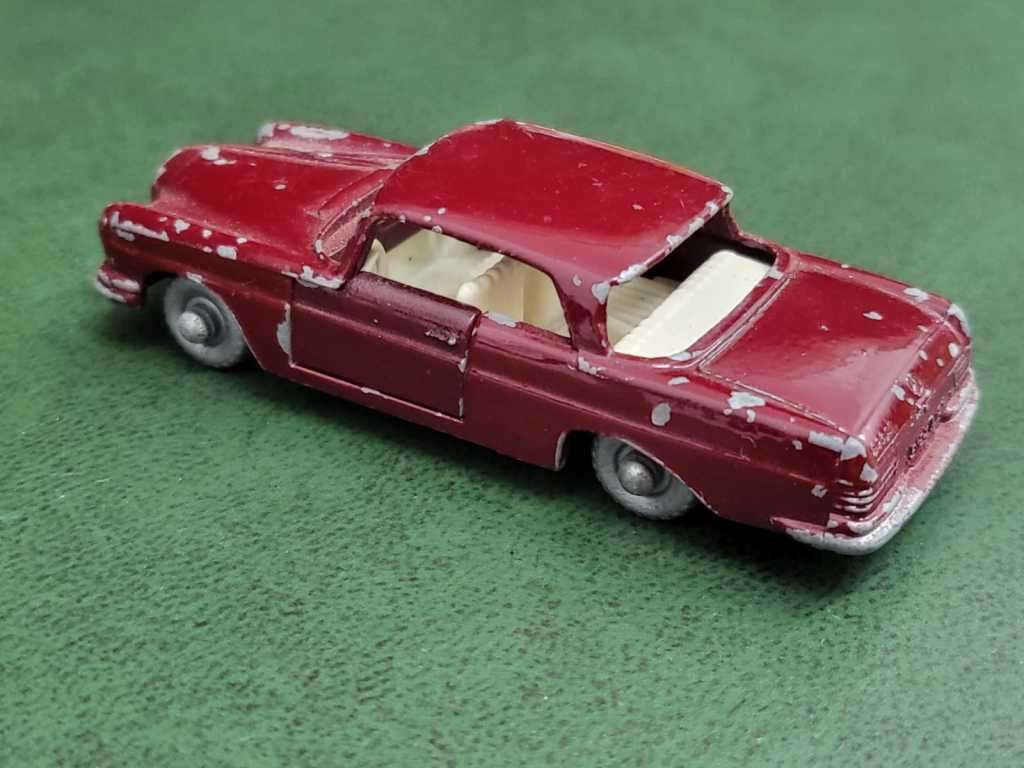 *R1 Auction* Lesney no53 Mercedes-Benz 220 S.E