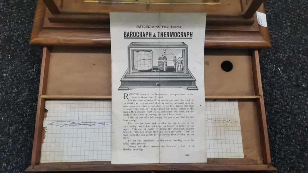 R & J Beck L Barograph & Thermograph
