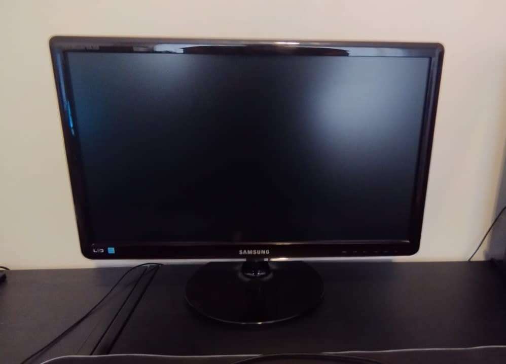 Crazy Black Friday Deal! Samsung 24 Inch LED Monitor (S24A350H) 75Hz 16:9 (1920x1080) For Sale