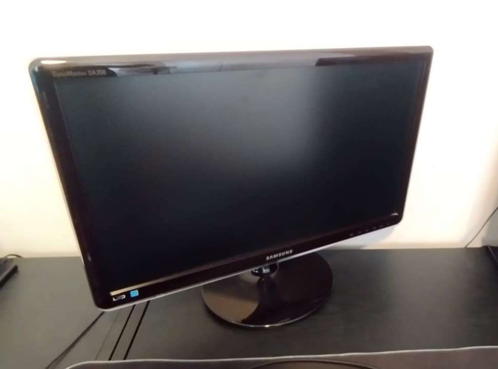 Crazy Black Friday Deal! Samsung 24 Inch LED Monitor (S24A350H) 75Hz 16:9 (1920x1080) For Sale