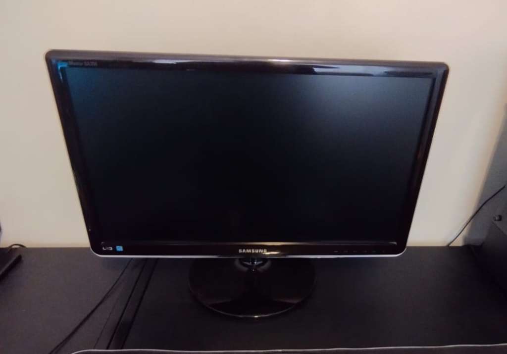 Crazy Black Friday Deal! Samsung 24 Inch LED Monitor (S24A350H) 75Hz 16:9 (1920x1080) For Sale