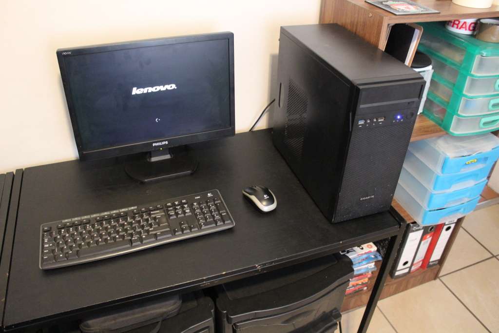 Black Friday! Full Office/Gaming PC Setup! (i7 3770, 8GB DDR3, 500GB HDD, 19 Inch Phillips Monitor)