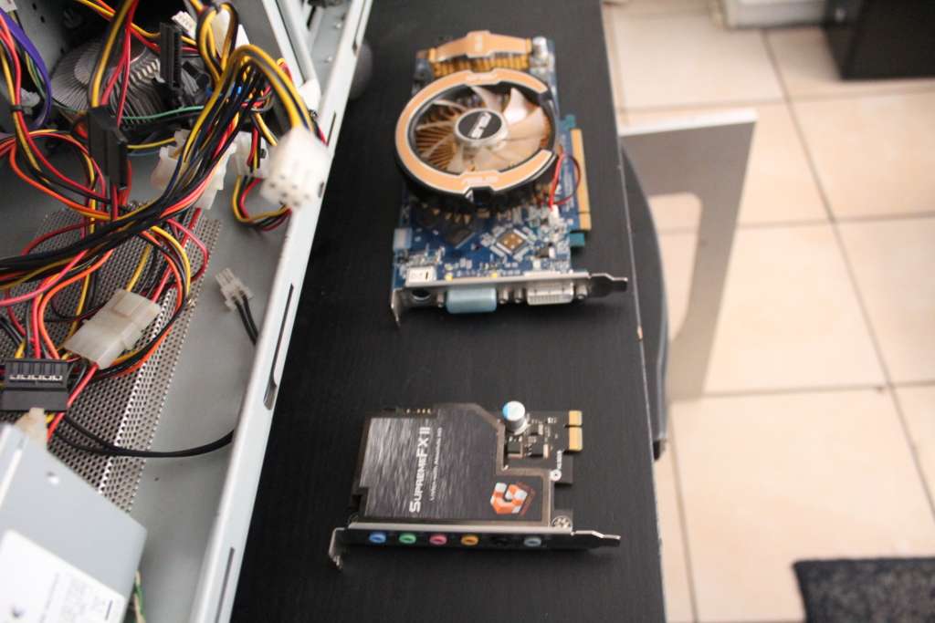 Valuable Untested Or Faulty PC (Core2Quad Q9400, 4GB DDR2, GT 8800 512MB, 600W PSU, CM Stacker Case)