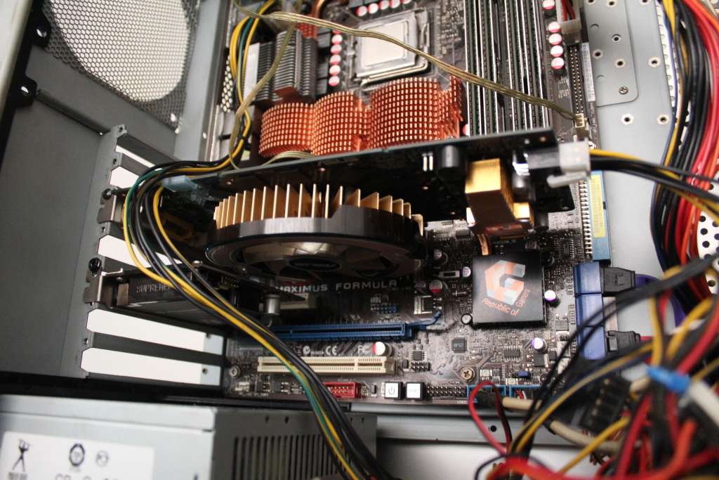 Valuable Untested Or Faulty PC (Core2Quad Q9400, 4GB DDR2, GT 8800 512MB, 600W PSU, CM Stacker Case)
