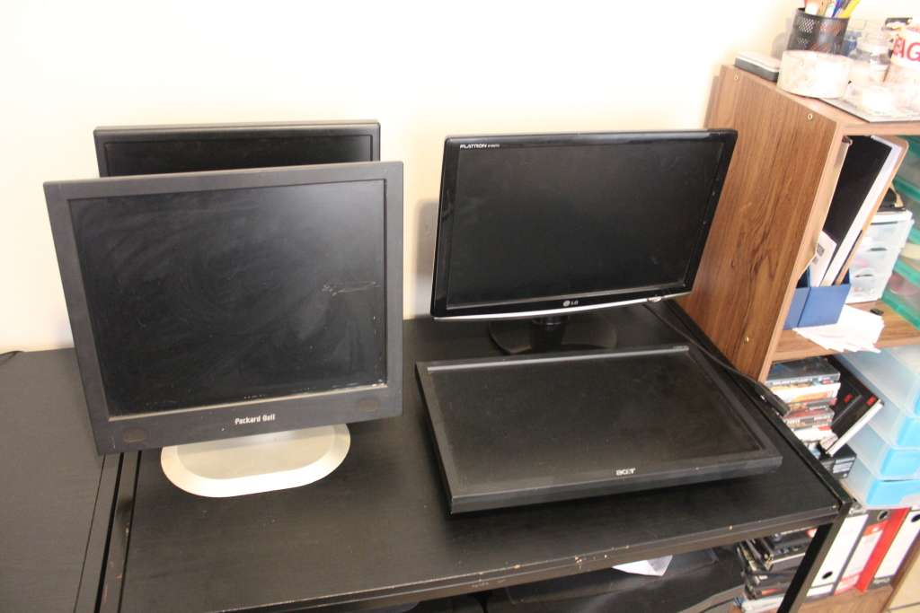 4X Untested/ Working/ Faulty Monitor Screens For Sale