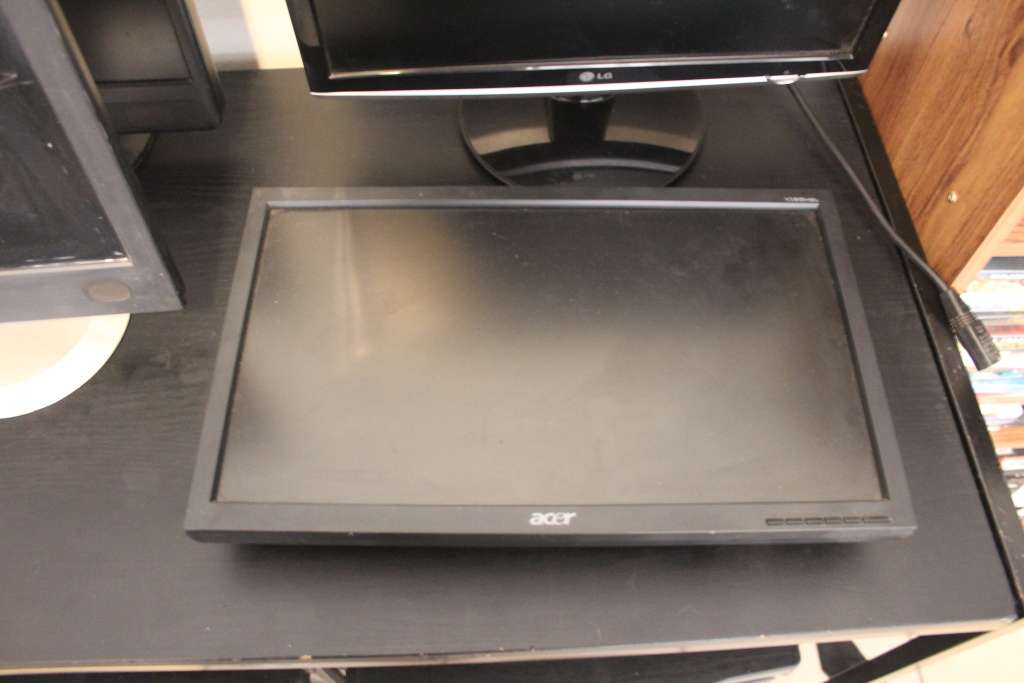 4X Untested/ Working/ Faulty Monitor Screens For Sale