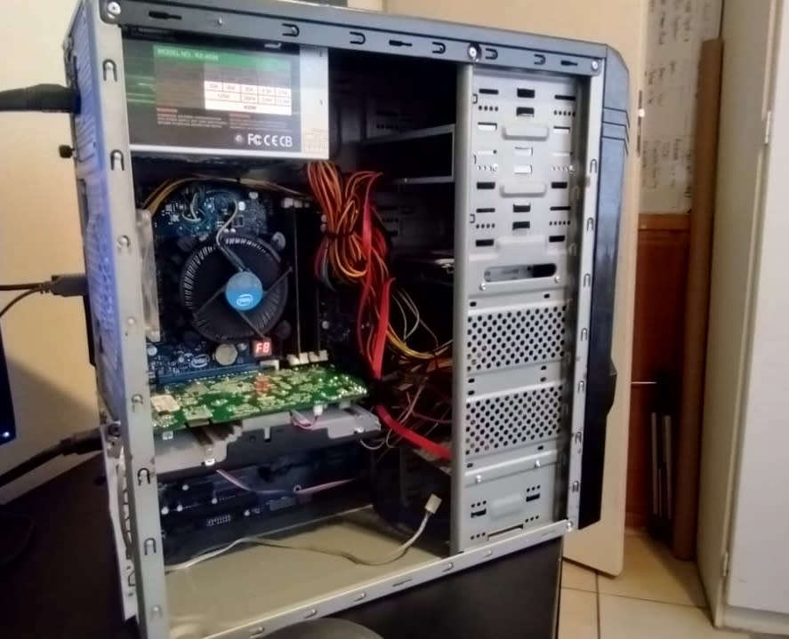 Gaming/Office PC (i3 540, 4GB DDR3, 9800 1GB, 500 GB HDD, 450 Watt Raidmax PSU)