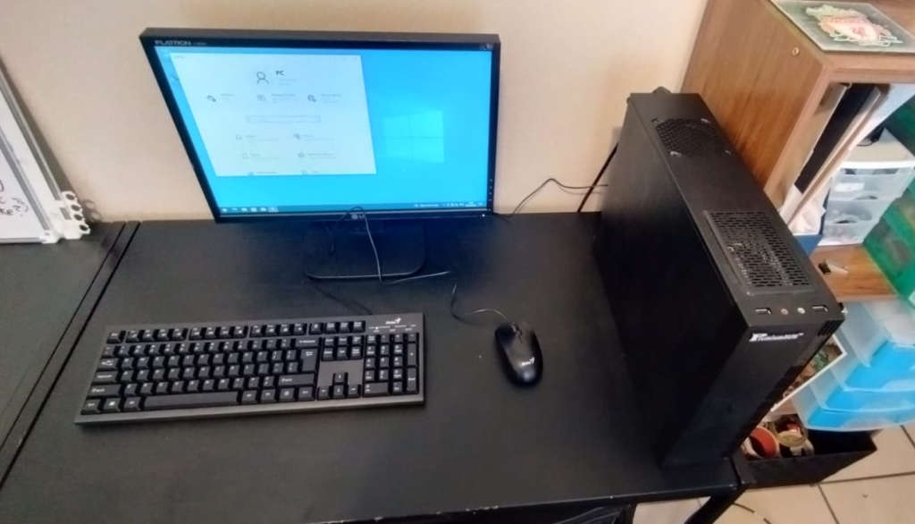 Great Value Full Office PC Setup (i5 7400, 8GB DDR4, 1TB HDD, HD Graphics 630, 19 Inch LG Monitor)