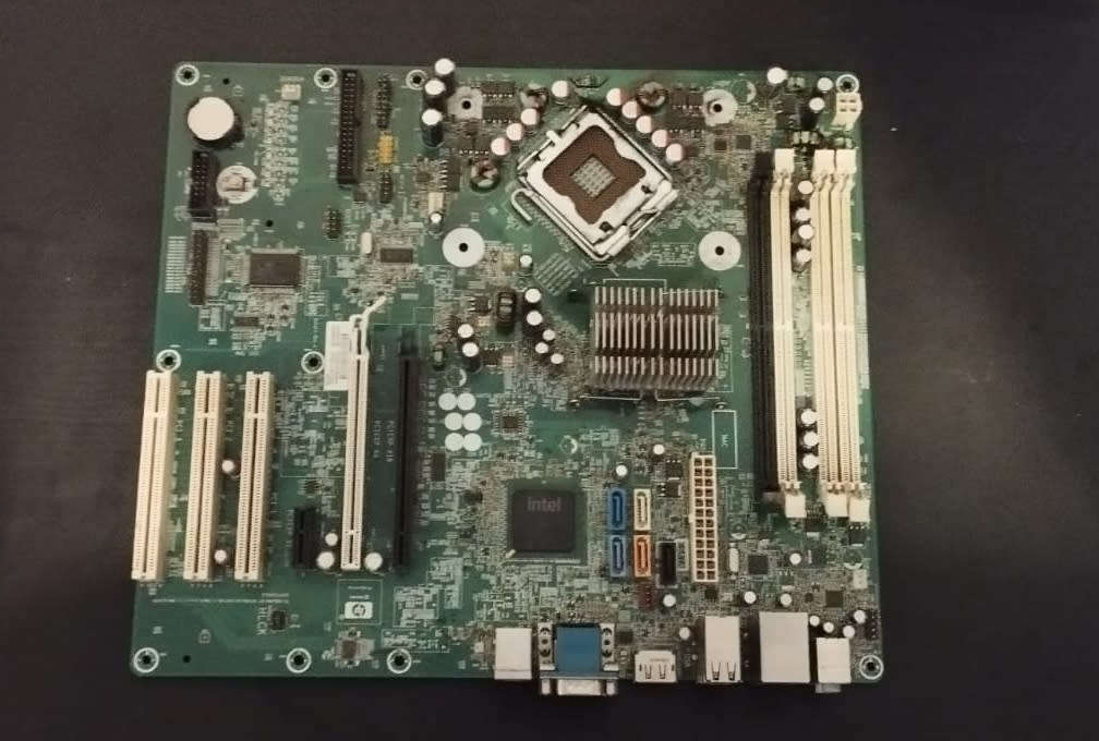 Intel Motherboards (Untested And Possibly Faulty)
