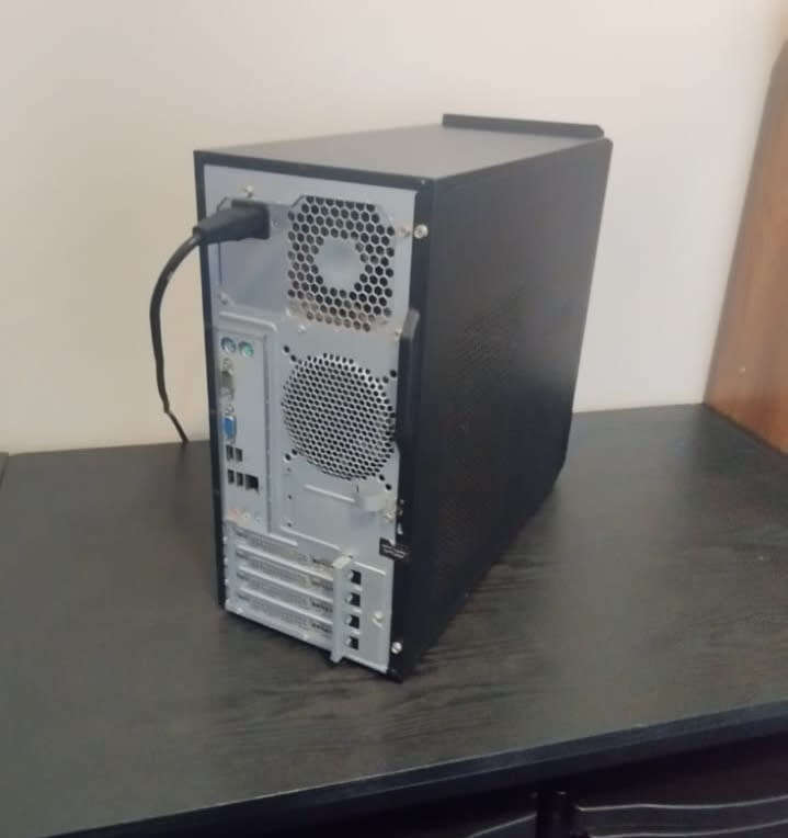Acer Office PC (Intel Pentium E6700, 4GB DDR3, 300 GB HDD, DVD Rom, 300 W Power Supply) For Sale!