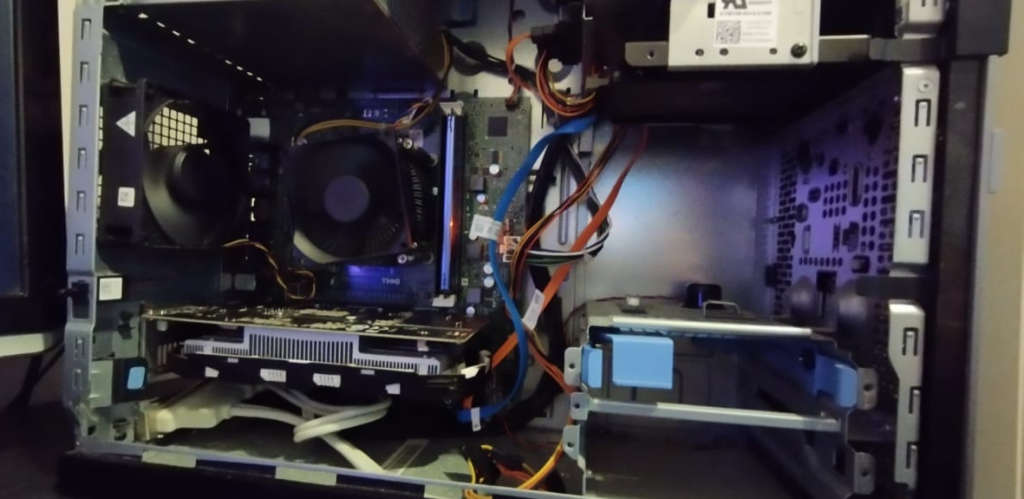 Light Gaming/Office PC! (i7 4790, 1050 2GB, 8GB DDR3, 128 GB SSD, 256GB HDD)