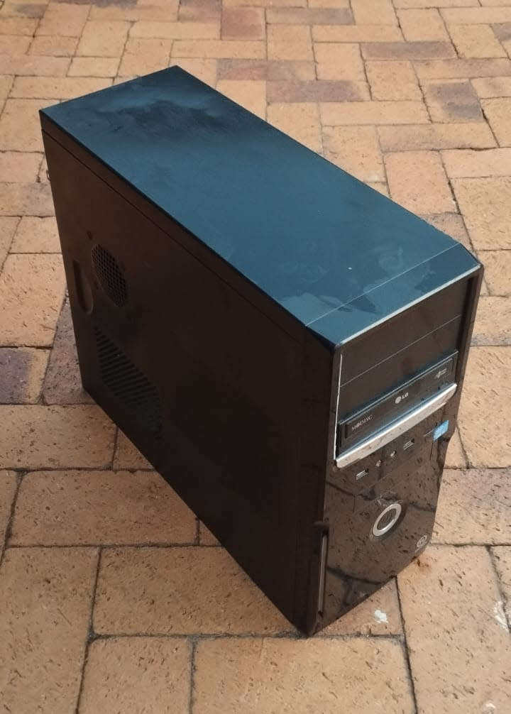 2X Black Mid Tower ATX Computer Cases For Sale
