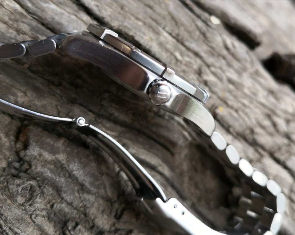 Tag Heuer 2000 Series Professional Quartz 38mm