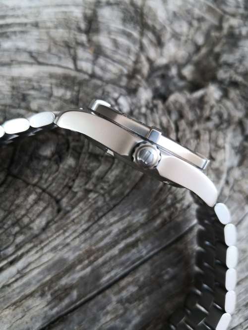 TAG Heuer 2000 Series Professional Quartz Mid Sized 36mm