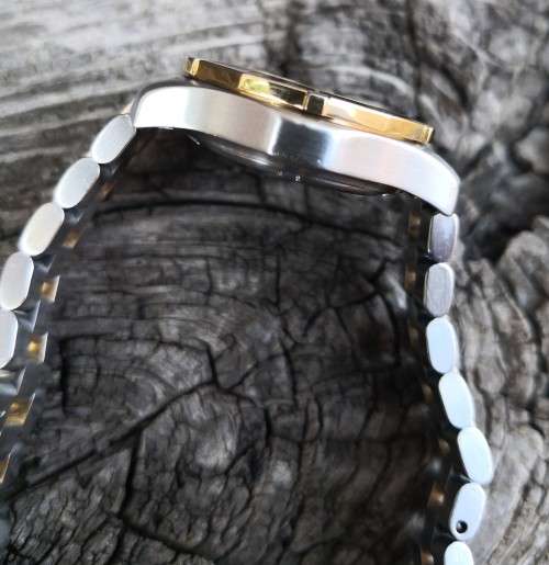 TAG Heuer Ladies 2000 Series Professional Quartz 30mm Complete box and paperwork