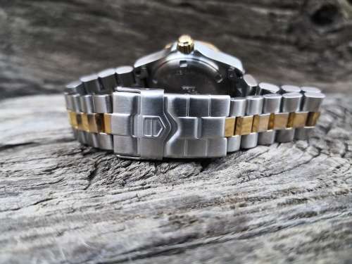 TAG Heuer Ladies 2000 Series Professional Quartz 30mm Complete box and paperwork