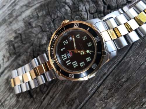 TAG Heuer Ladies 2000 Series Professional Quartz 30mm Complete box and paperwork