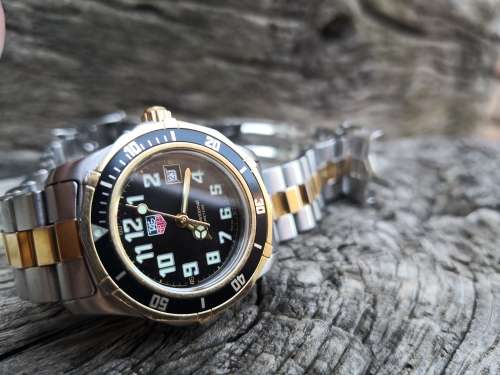 TAG Heuer Ladies 2000 Series Professional Quartz 30mm Complete box and paperwork