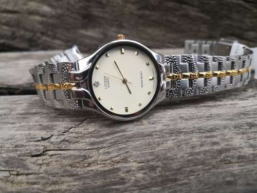 Valentine specials: BRAND NEW CITIZEN Ladies Quartz 36mm with gift box - Bid per an item